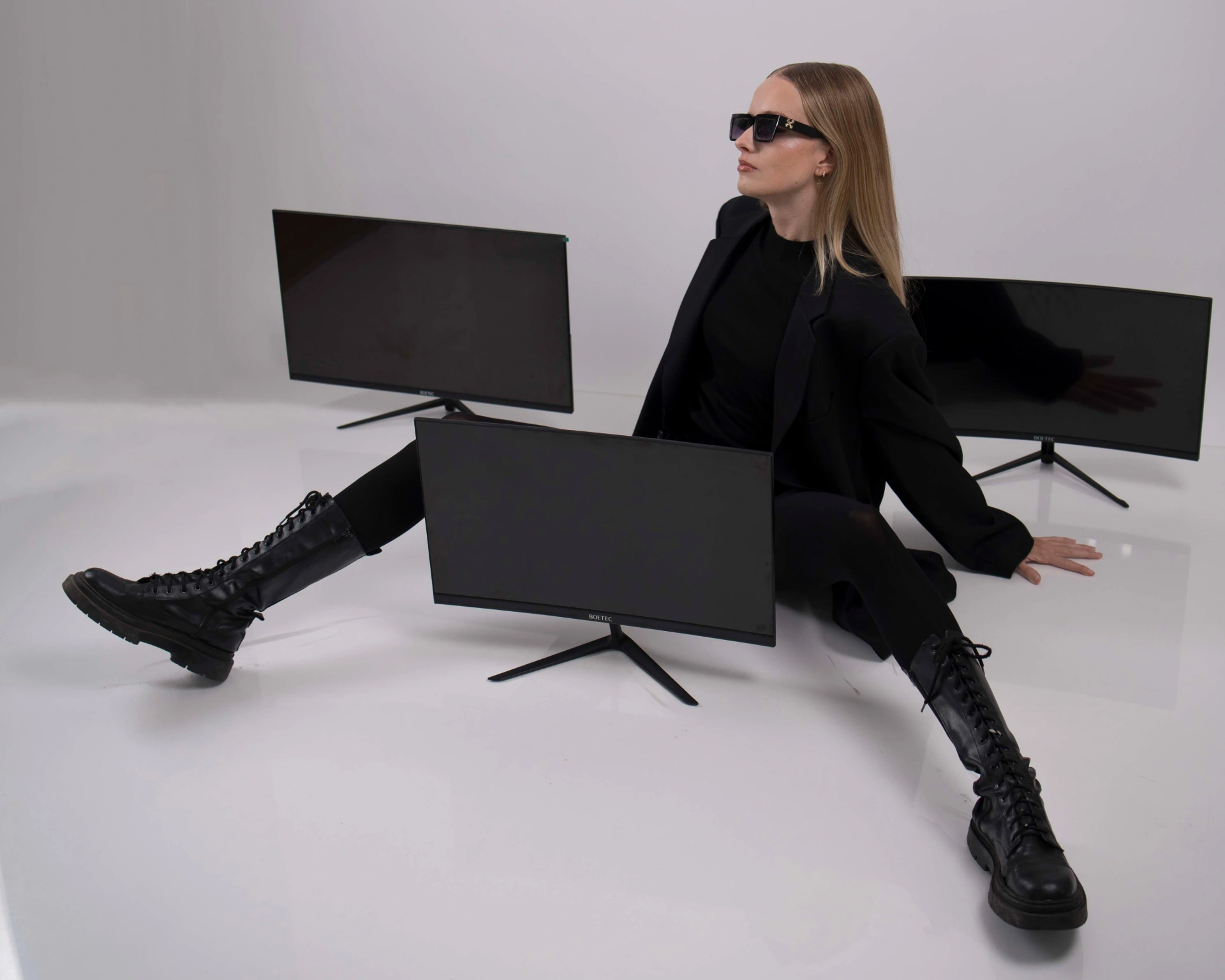 Monitor Karens 7000 — 27” QHD 300 Hz visual 3